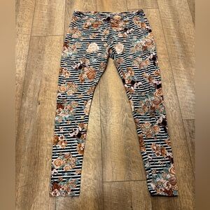 New LuLaRoe Women Leggings Disney Alice in Wonderland Queen of Hearts Size TC